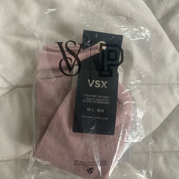 NWT Victoria's Secret VSX Pilates Sock - Picture 7 of 7